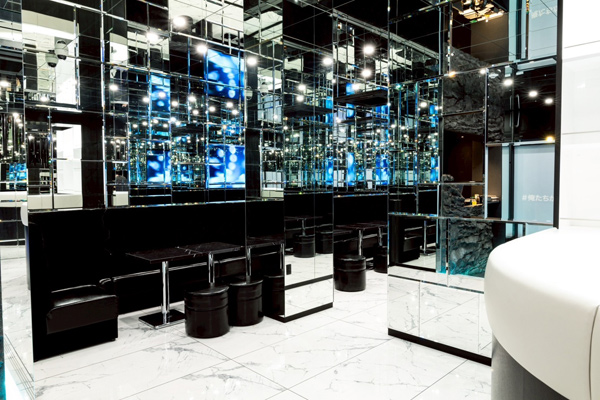 THE CLUB OSAKA（ザクラブオオサカ）の店内写真3