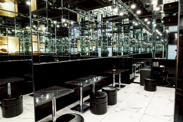 THE CLUB OSAKA（ザクラブオオサカ）の店内写真4