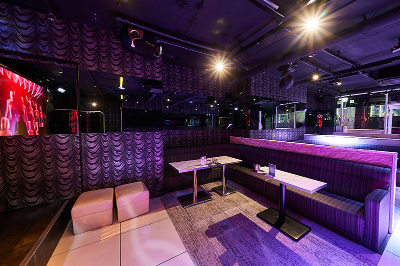 CROSS（クロス）の店内写真2